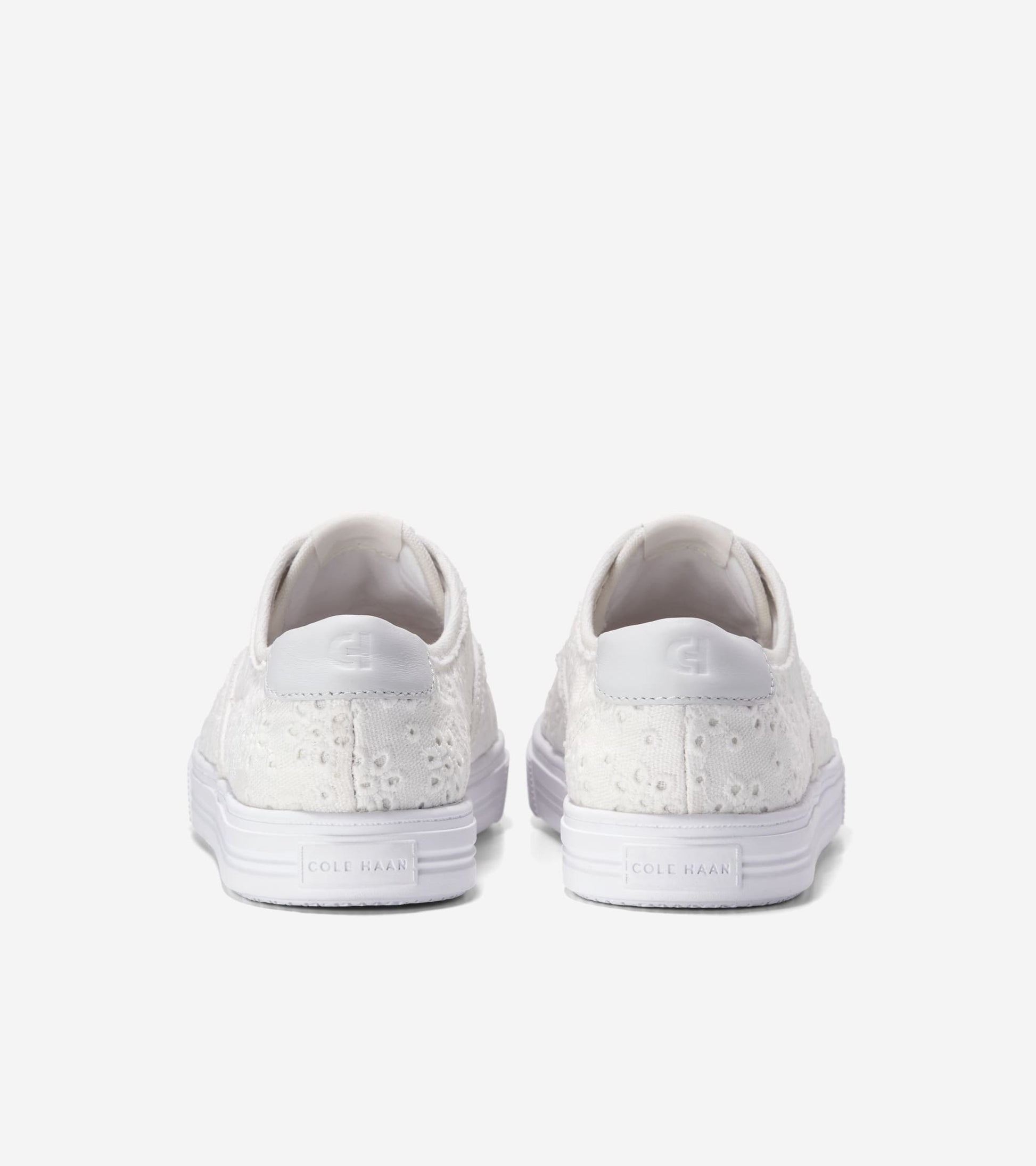 W33621:WHITE CANVAS FANCY FLEUR