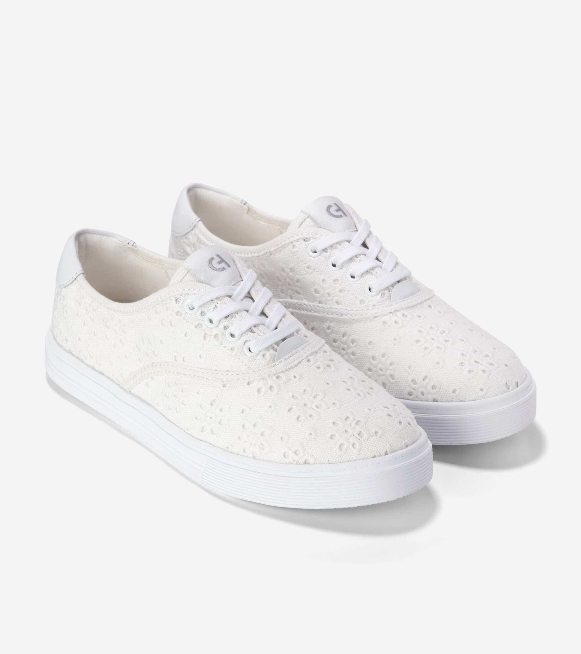 W33621:WHITE CANVAS FANCY FLEUR