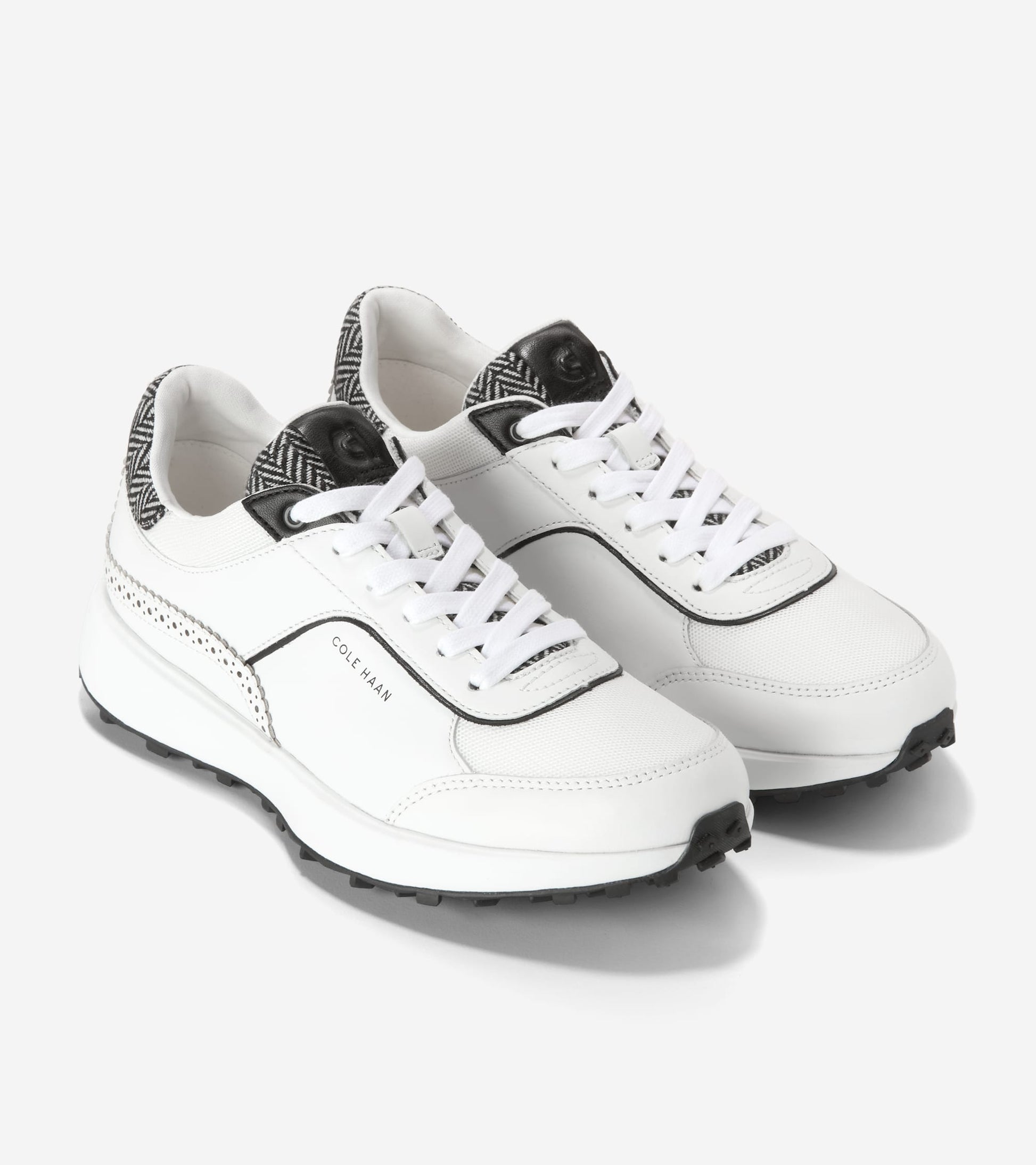 W34067:WHITE MESH/LTR/HERRINGBONE TEXTILE