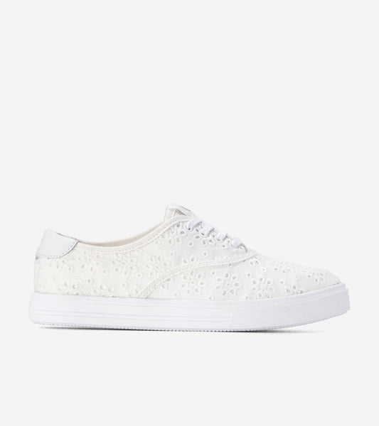 W33621:WHITE CANVAS FANCY FLEUR