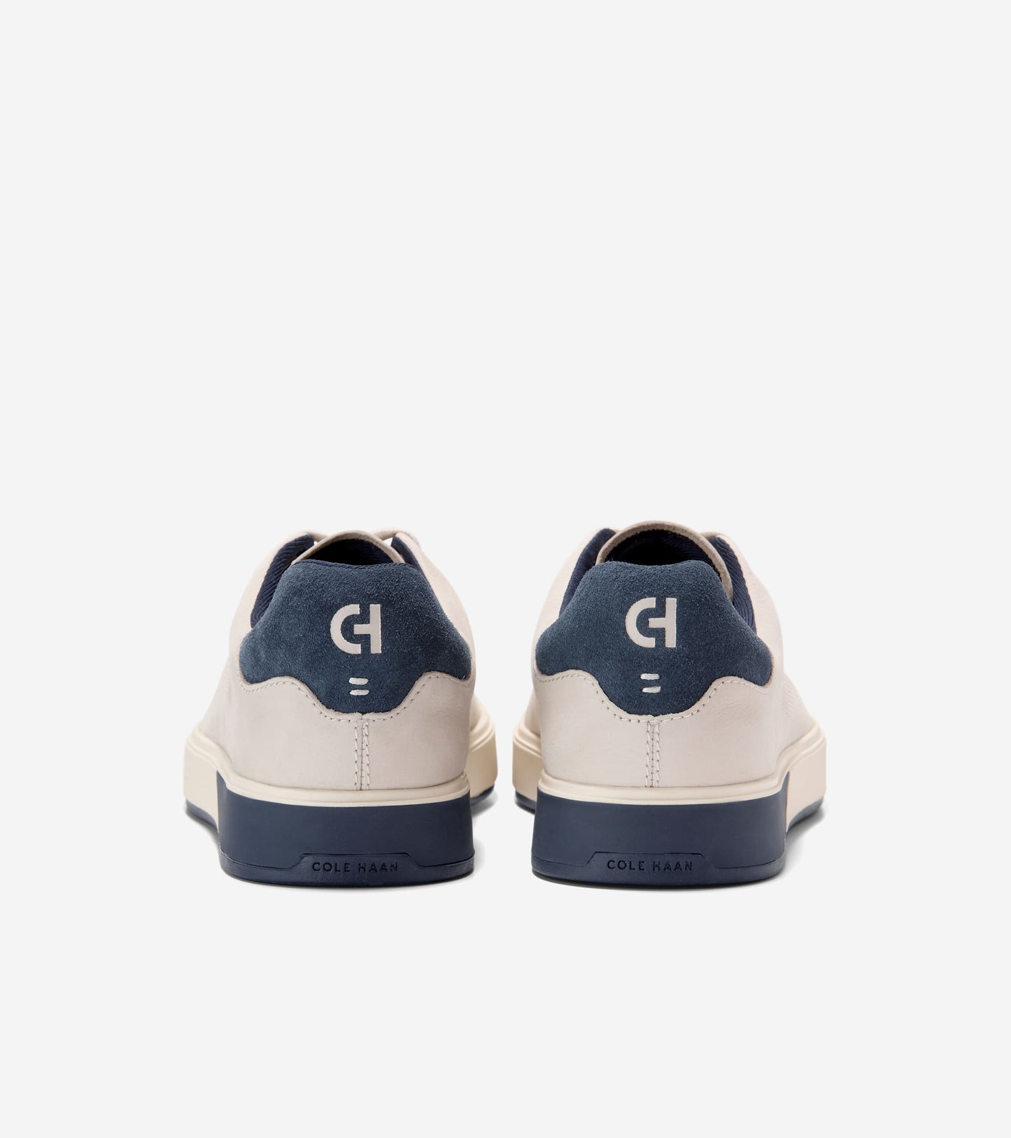 C44552:PUMICE STONE NUBUCK / NAVY BLAZER / IVORY